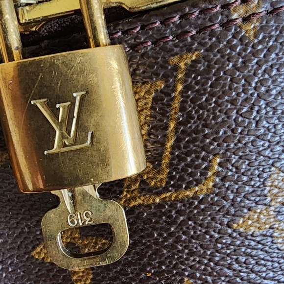 VINTAGE Louis Vuitton Alma PM - Picture 6 of 14